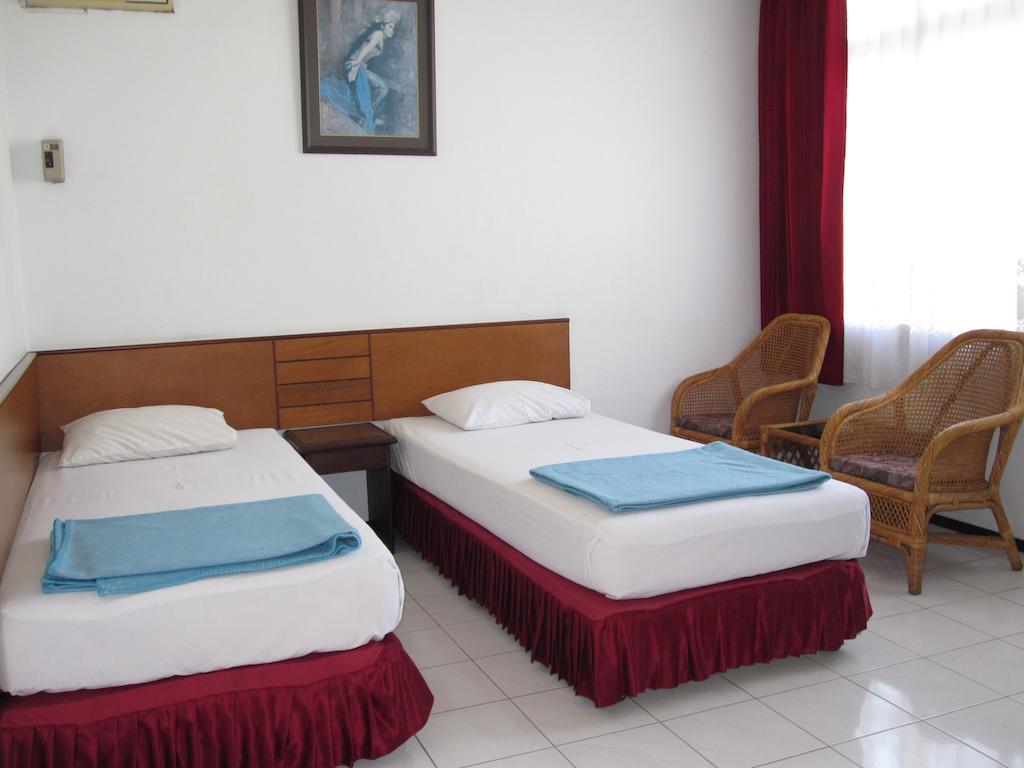 Hotel Tosari Malang Chambre photo